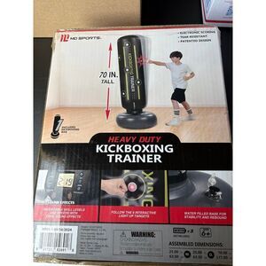 Kickboxing and punching trainer with electronic score keeping